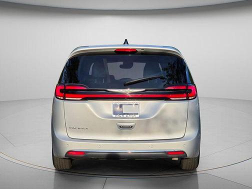 Silver Mist Clearcoat 2023 Chrysler Pacifica Touring L