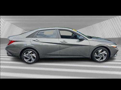 2025 Hyundai ELANTRA Sport