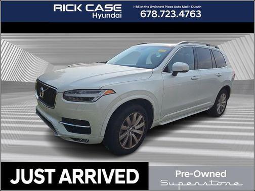 2016 Volvo XC90 T6 Momentum