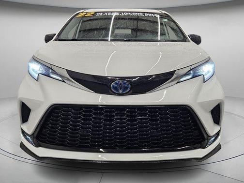 2022 Toyota Sienna XSE 7 Passenger