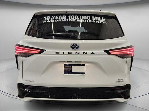 2022 Toyota Sienna XSE 7 Passenger