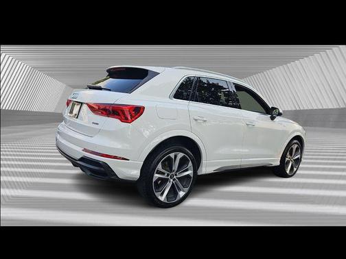 2021 Audi Q3 45 S line Premium