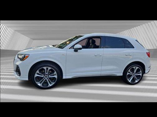 2021 Audi Q3 45 S line Premium