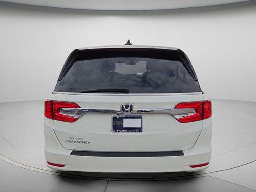 White 2018 Honda Odyssey EX