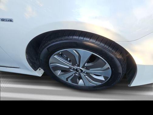 2015 Hyundai SONATA Hybrid Limited