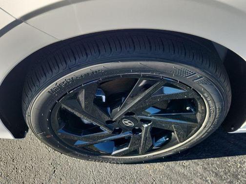 2026 Hyundai ELANTRA Sport