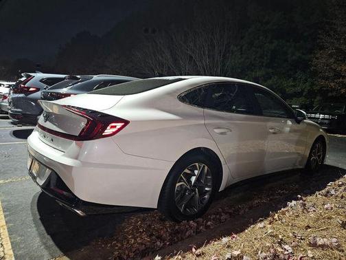 2022 Hyundai SONATA SEL