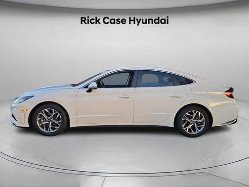 2022 Hyundai SONATA SEL