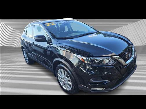 2022 Nissan Rogue Sport SV