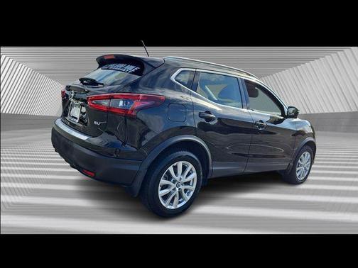 2022 Nissan Rogue Sport SV