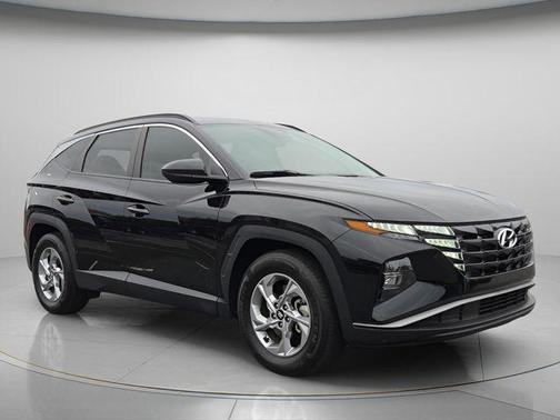 Black Pearl 2024 Hyundai TUCSON SEL