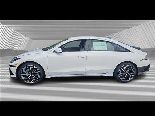 2025 Hyundai IONIQ 6 SEL