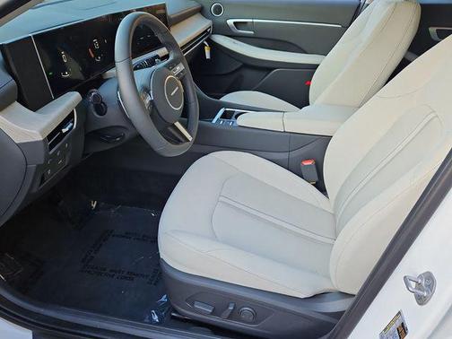 2025 Hyundai SONATA Hybrid SE