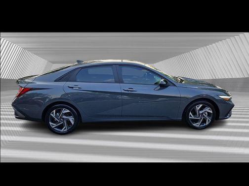 2025 Hyundai ELANTRA Sport
