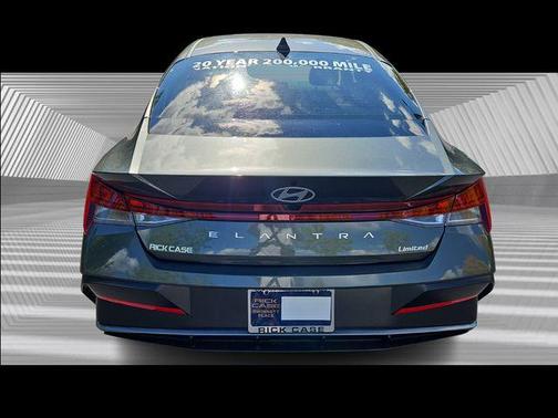 2025 Hyundai ELANTRA Limited