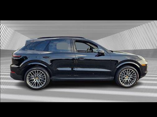 2023 Porsche Cayenne Platinum Edition