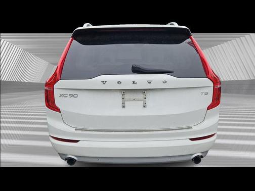 2018 Volvo XC90 T5 Momentum