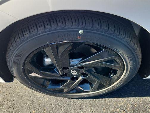 2026 Hyundai ELANTRA Sport