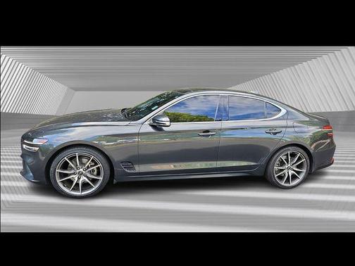 2022 Genesis G70 2.0T RWD