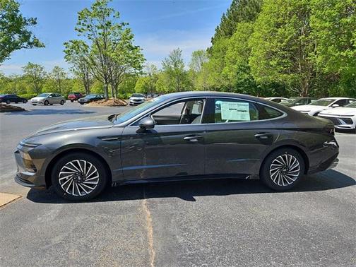 2025 Hyundai SONATA Hybrid SE