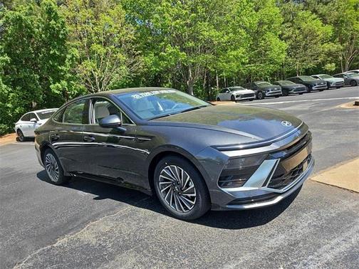 2025 Hyundai SONATA Hybrid SE