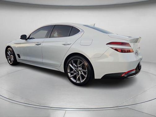 2022 Genesis G70 2.0T RWD