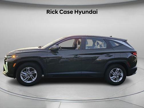 2025 Hyundai TUCSON SE