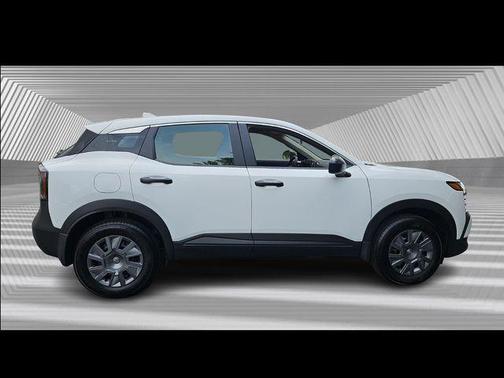 2025 Nissan Kicks S