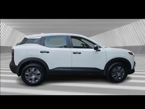 2025 Nissan Kicks S