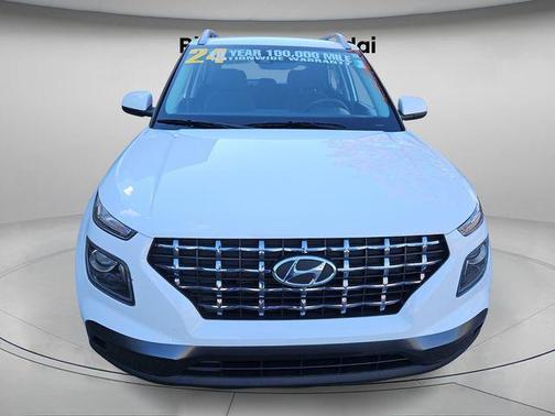 2024 Hyundai VENUE SEL