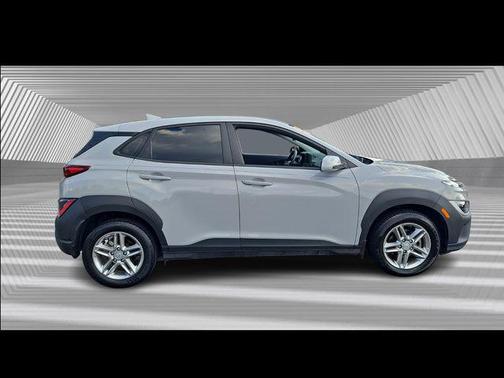 2022 Hyundai KONA SE