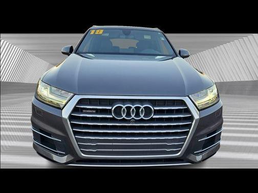 2019 Audi Q7 45 Premium Plus