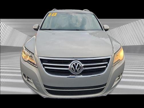 2010 Volkswagen Tiguan 2.0T Wolfsburg Edition