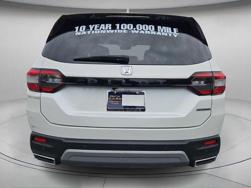 2023 Honda Pilot Touring 8-Passenger