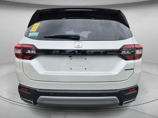 2023 Honda Pilot Touring 8-Passenger