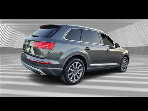 2019 Audi Q7 45 Premium Plus