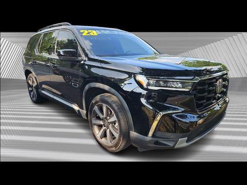2023 Honda Pilot Touring 8-Passenger