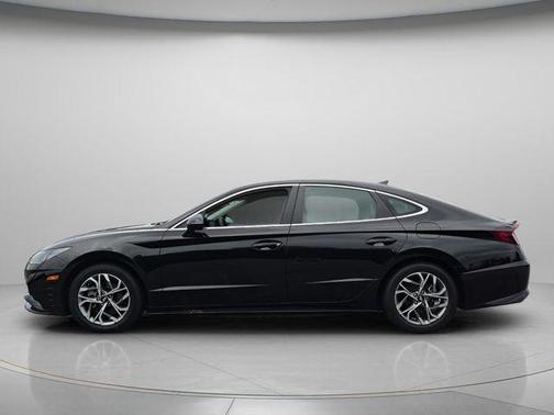 Phantom Black 2022 Hyundai SONATA SEL