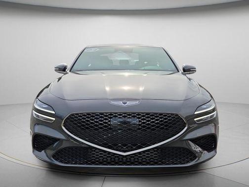 Makalu Gray 2023 Genesis G70 3.3T RWD
