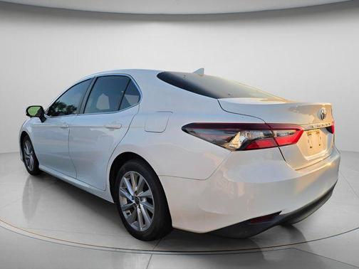 White 2022 Toyota Camry LE