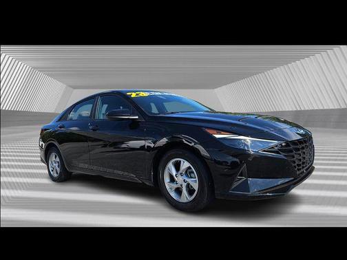 2023 Hyundai ELANTRA SE