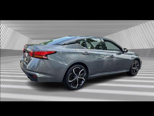 2023 Nissan Altima SR FWD
