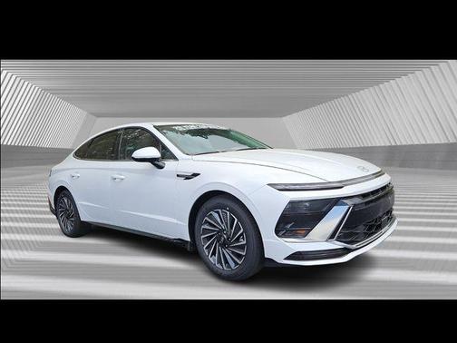 2025 Hyundai SONATA Hybrid SE
