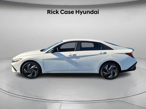 2025 Hyundai ELANTRA HEV SEL Sport