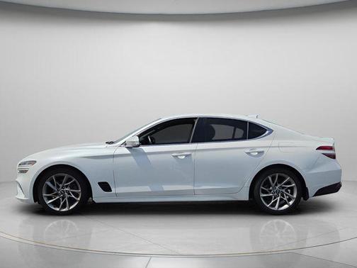 Uyuni White 2022 Genesis G70 2.0T RWD