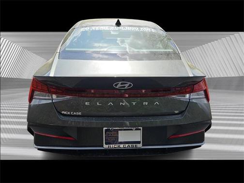 2025 Hyundai ELANTRA SEL