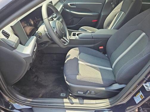 2025 Hyundai SONATA Hybrid SE