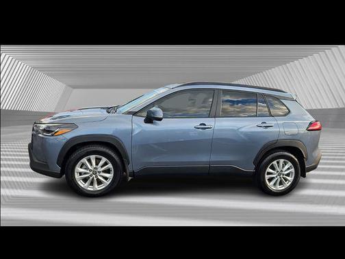 2024 Toyota Corolla Cross LE