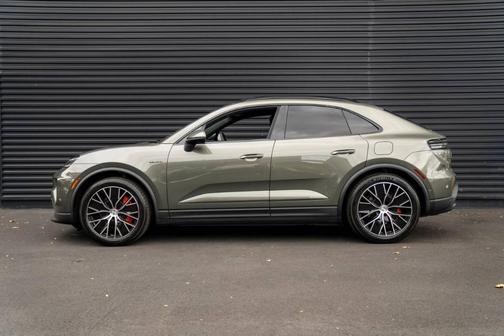 2025 Porsche Macan 4S