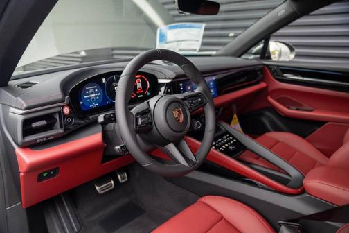 2025 Porsche Macan 4S